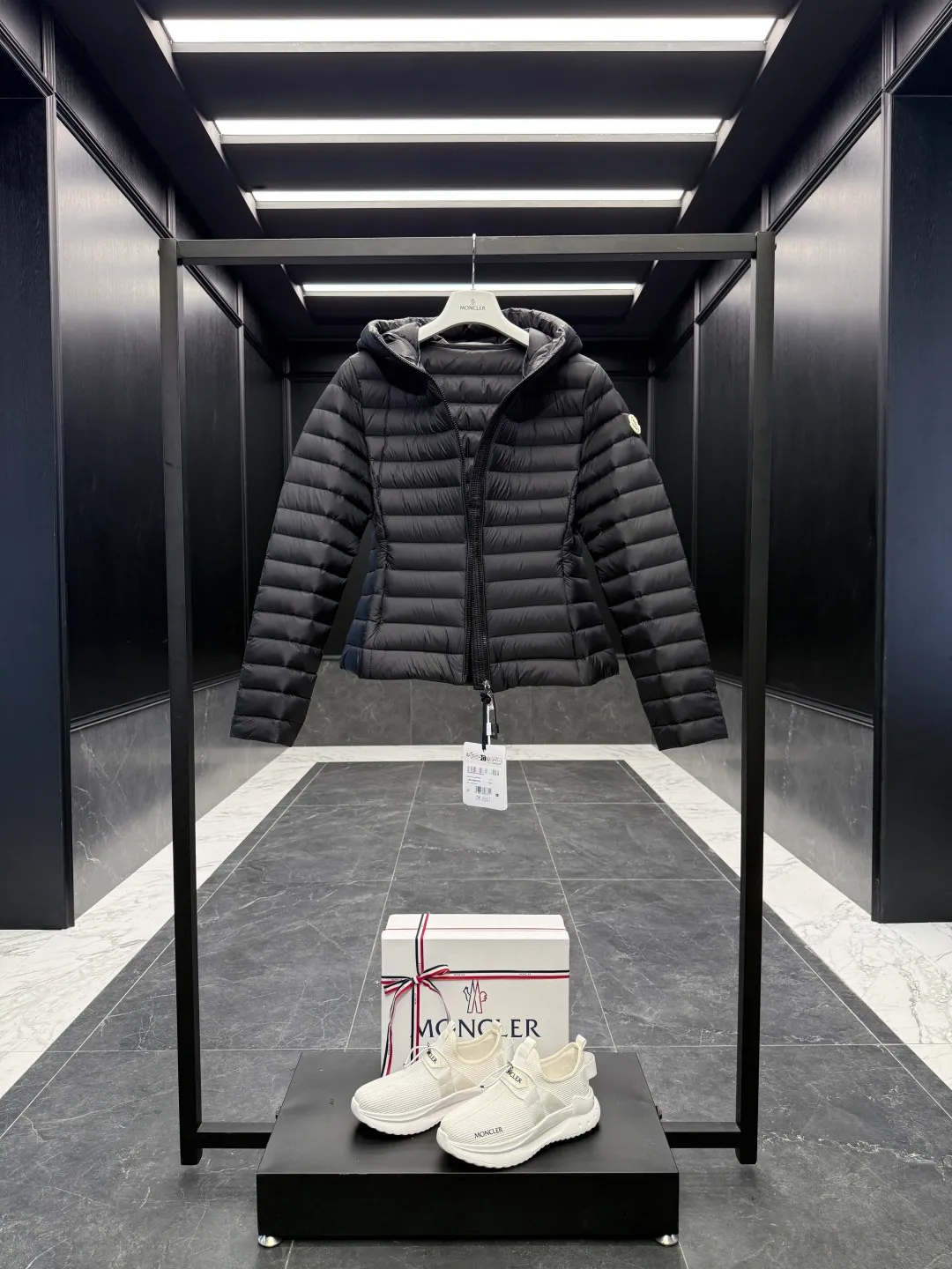⬆️Moncler . Ige . Ige Ige longue saison ， 。 。 ， Classic ， 。 。 • longuesaison • Longuesaison • • • • Size：1-4 /Black